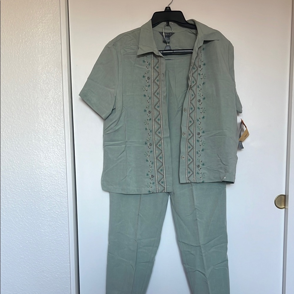 KORET Women's Mint Green Embroidered Two-Piece Pants Set Sz Large new!